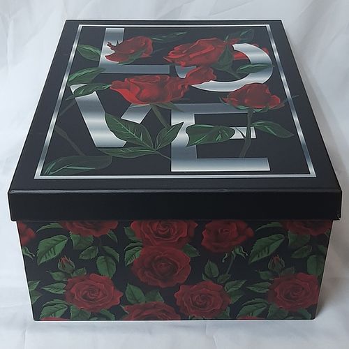 GIFTBOX SET OF 10 BLACK WITH ROSES LOVE