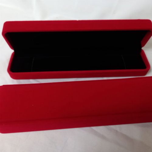VELVET BRACELET BOX RED